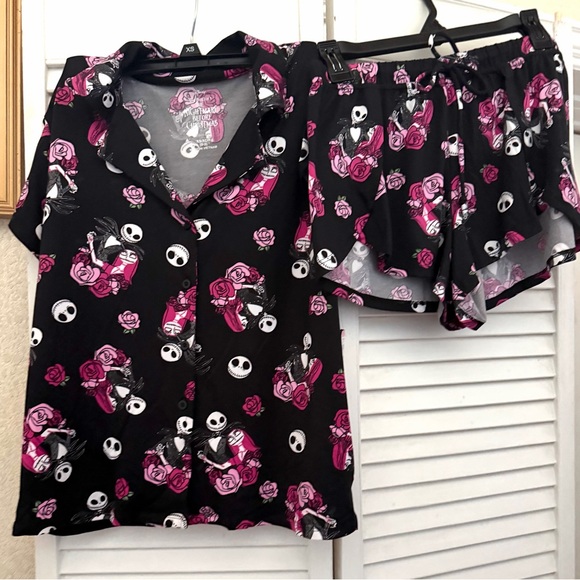 NEW DISNEY Nightmare before Christmas “2026 Valentine Collection” - Picture 2 of 12